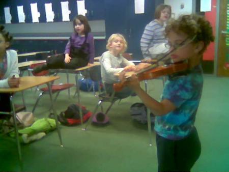 Parfois j'ai envie de tirer ses cheveux :) ms il est vraiment cute...